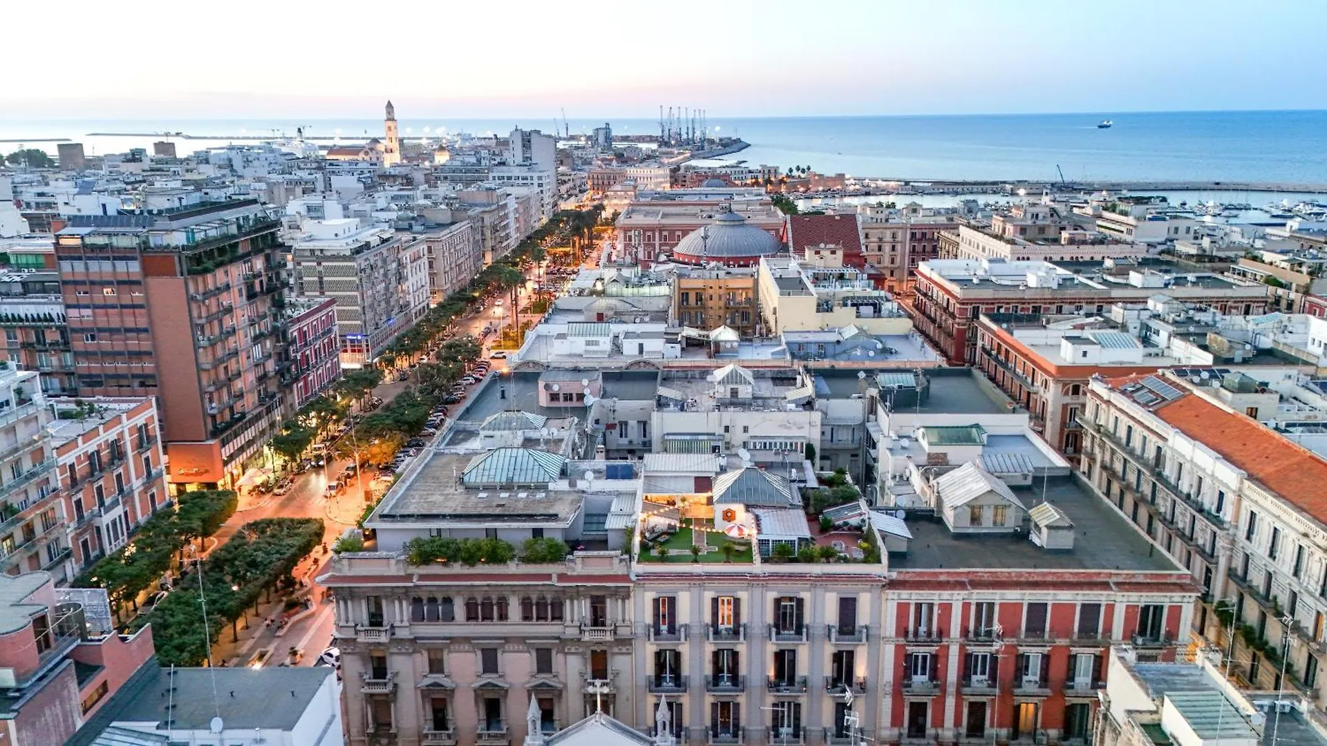 150Mq Rooftop Paradise - Spacious Private Terrace Bari
