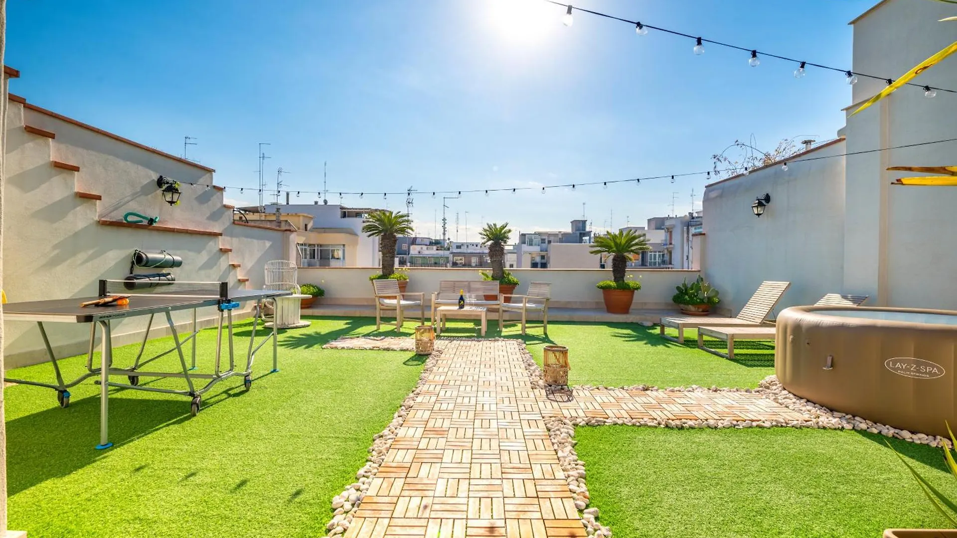 150Mq Rooftop Paradise - Spacious Private Terrace Bari Apartment